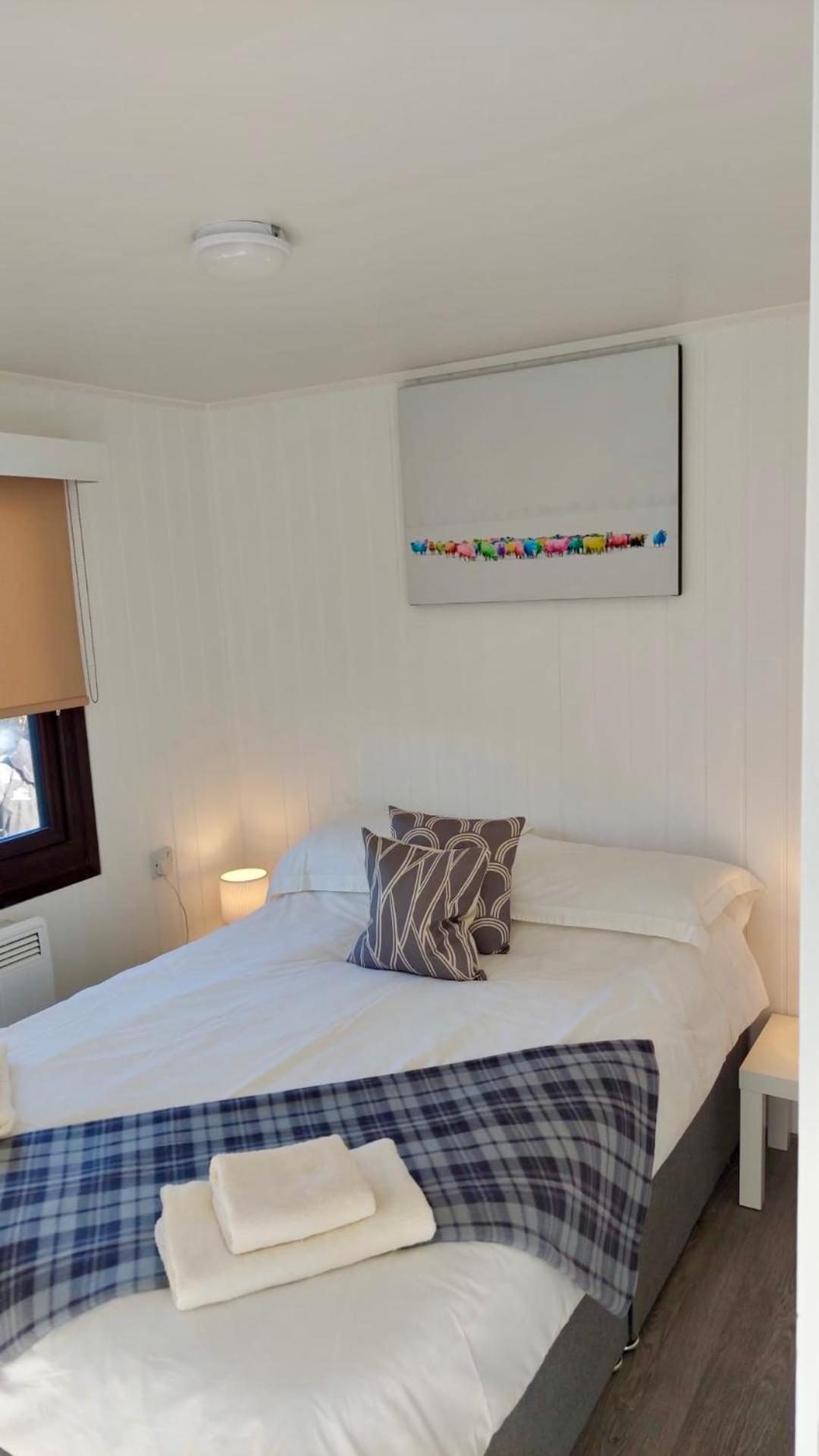 Lodge Cabin With Fabulous Views - Farm Holiday Stranraer Bagian luar foto